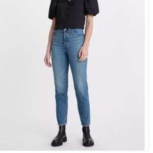 Levi’s Wedge Fit Ankle Denim. Size 28